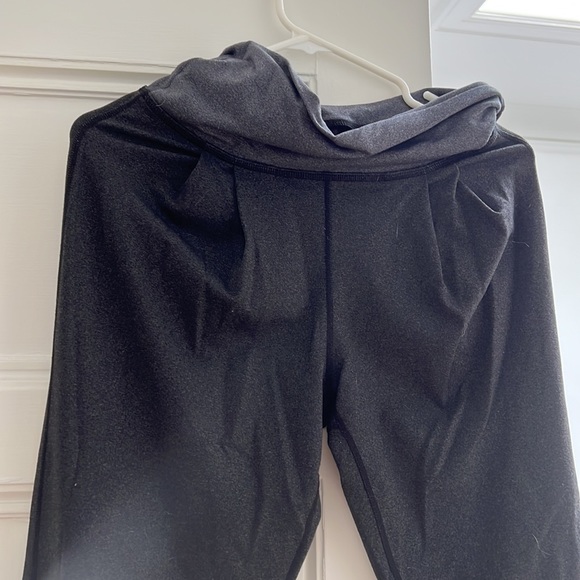 Super rare Pilates foldable lulu grey pleated pant - Picture 2 of 7